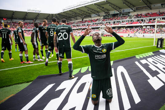 Hammarbys Shaquille Pinas jublar