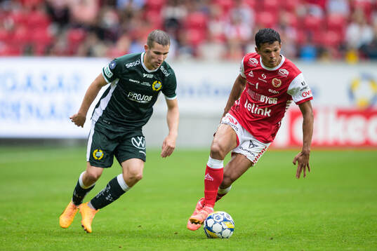 Hammarbys Oscar Johansson Schellhas och Kalmars Romario