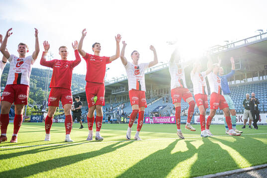 Players of Brann celebrates