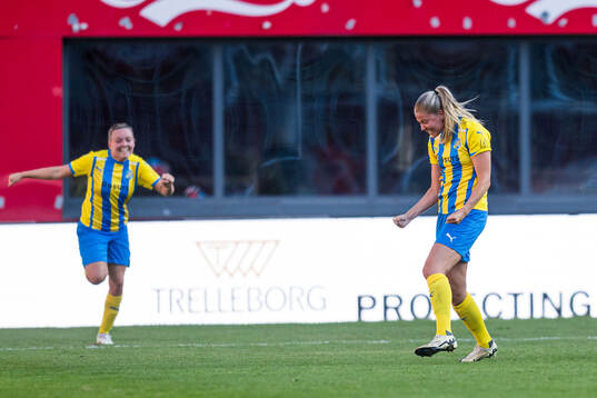 Eskilsminnes Johanna Olsson jublar