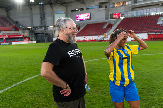 Eskilsminnes tränare Pierre Persson och Marwa Said jublar