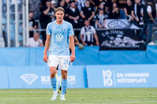 Erik Botheim of Malmö FF looks dejected