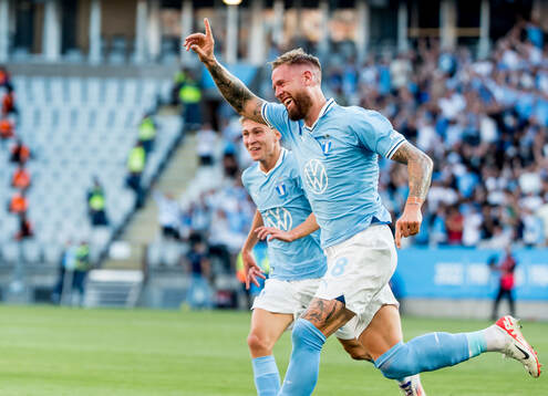 Pontus Jansson of Malmö FF celebrates
