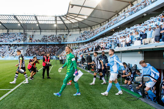 Goalkeeper Johan Dahlin of Malmö FF