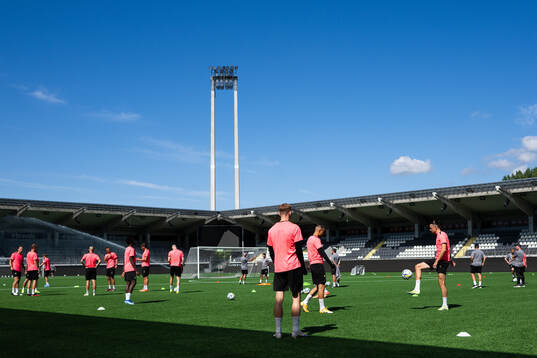 Bläddra bland fler bilder av Football, UEFA Europa Conference League, Häcken, Training 