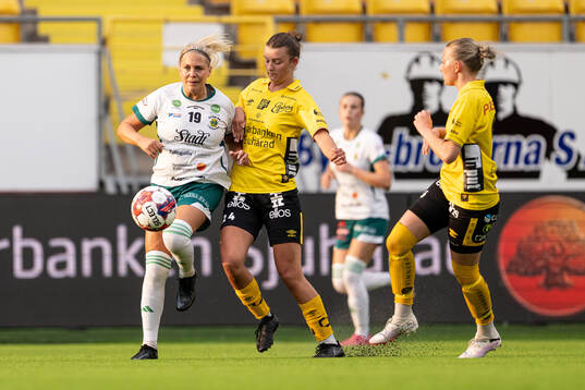 Rådas Caroline Berling och Elfsborgs Ida Backlund