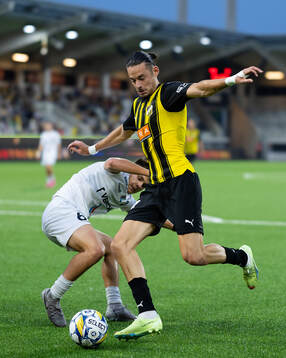 Patrik Kristal of Paide Linnameeskond and Amor Layouni of