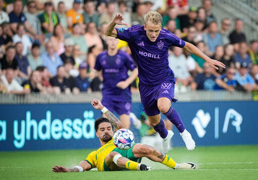 Oskar Fallenius of Djurgården  and Jorginho of Ilves