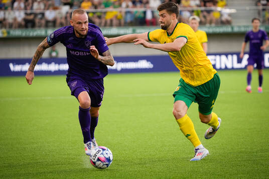 Adam Ståhl of Djurgården and Anton Popovitch of Ilves