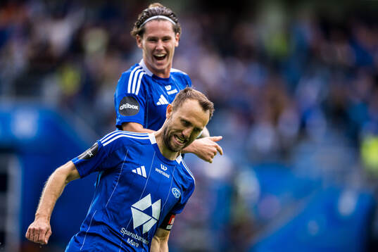 Magnus Wolff Eikrem of Molde celebrates