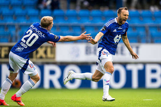 Magnus Wolff Eikrem of Molde celebrates