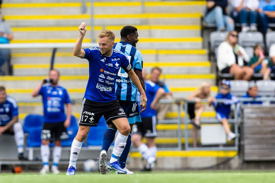 IFK Eskilstunas Sebastian Larsson och Djurgårdens Samuel