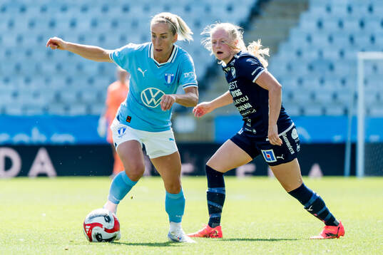 Malmö FFs Mia Persson och IFK Kalmars Wilma Finnman