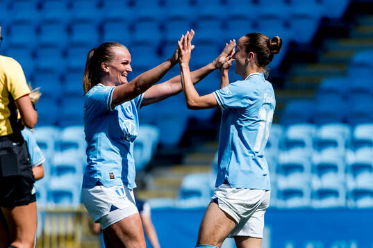 Malmö FFs Lovisa Gustafsson och Anna Plantin jublar