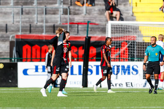 Östersunds Malcolm Stolt deppar