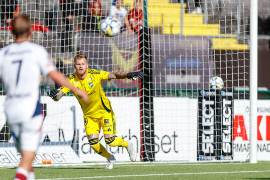 Östers målvakt Robin Wallinder