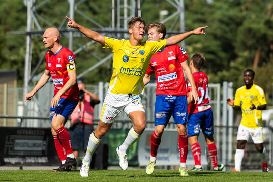 Falkenbergs Noel Hansson jublar