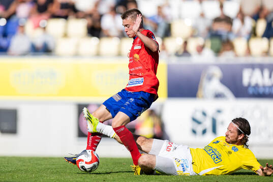Tvååkers Melvin Sjöland och Falkenbergs Rasmus Andersson