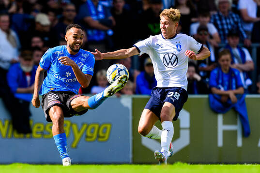 Halmstads Vinicius Nogueira De Oliveira och Malmö FFs Hugo