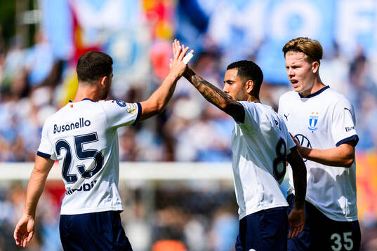 Malmö FFs Gabriel Busanello, Sergio Pena och Nils