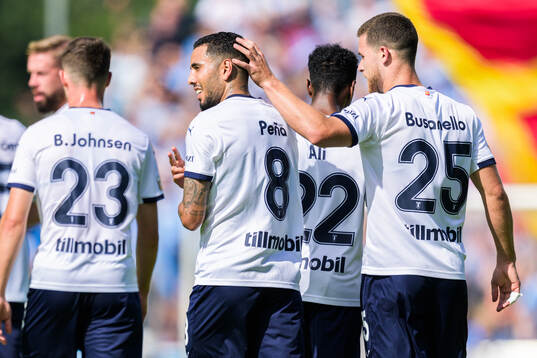 Malmö FFs Sergio Pena och Gabriel Busanello jublar