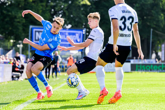 Halmstads Villiam Granath och Malmö FFs Hugo Bolin