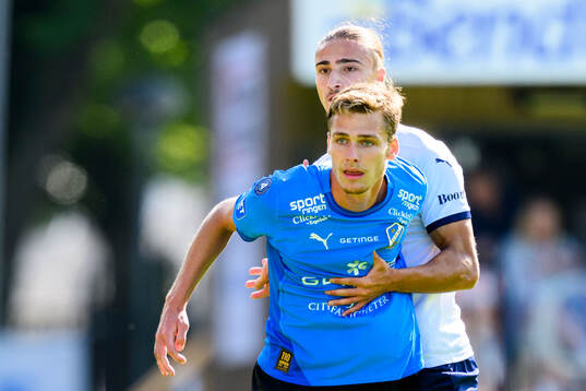 Halmstads Villiam Granath och Malmö FFs Elison Makolli
