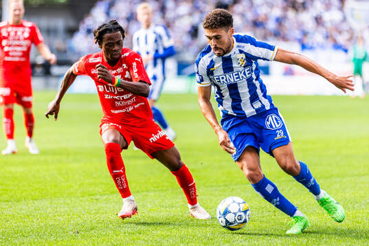 Värnamos Frank Junior Adjei och IFK Göteborgs Thomas