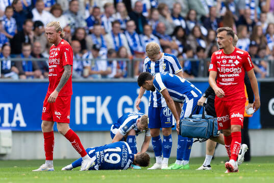 IFK Göteborgs Arbnor Mucolli skadar sig
