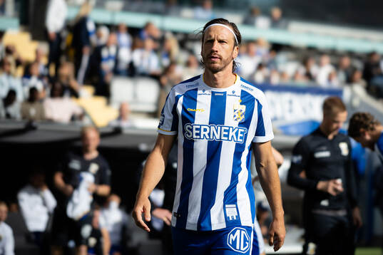 IFK Göteborgs Gustav Svensson innan fotbollsmatchen i