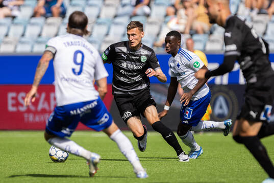 Västerås Viktor Granath och IFK Norrköpings Yahya Kalley