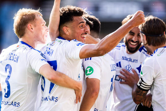 IFK Norrköpings Moutaz Neffati jublar med lagkamrater