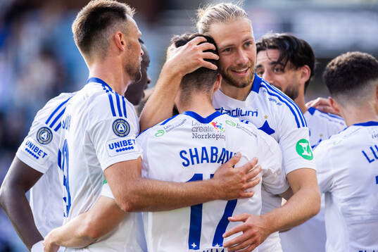 IFK Norrköpings Kevin Höög Jansson jublar med lagkamrater