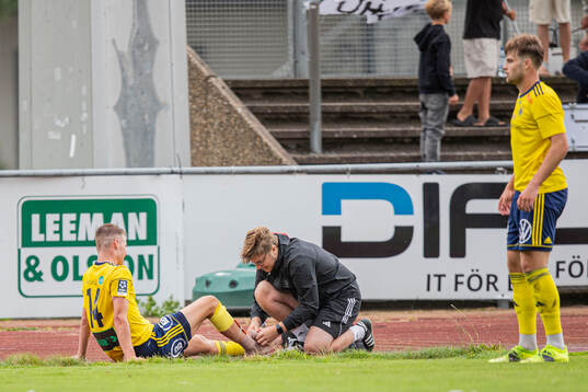 Ängelholms Vilgot Carlsson skadades och utgick
