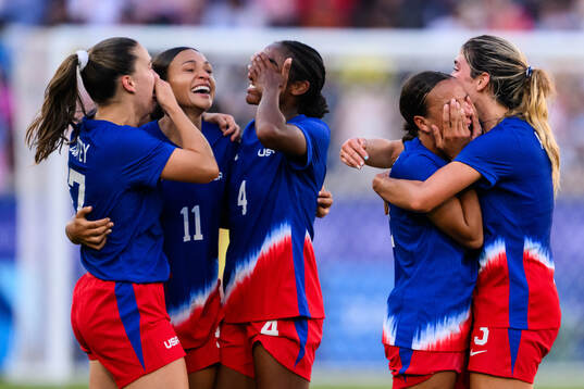 Players of USA celebrate
