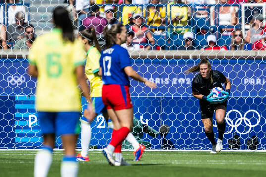 Goalkeeper Alyssa Naeher of USA in the women’s football