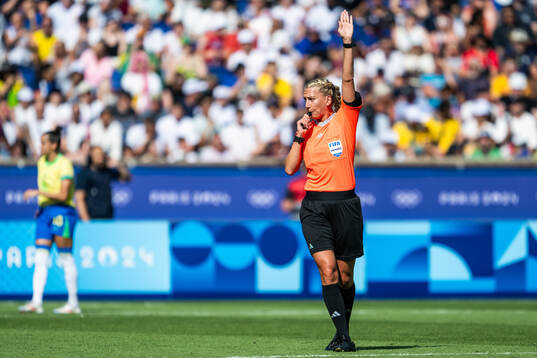 Referee Tess Olofsson in the women’s football final