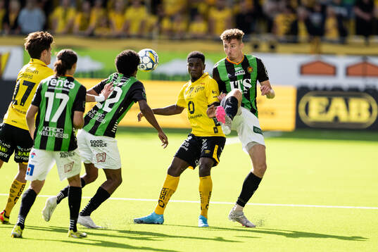 Elfsborgs Michael Baidoo och GAISs Anes Cardaklija