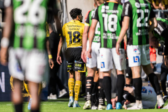 Elfsborgs Ahmed Qasem lämnar planen