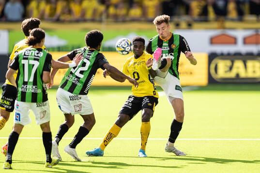 Elfsborgs Michael Baidoo och GAISs Anes Cardaklija