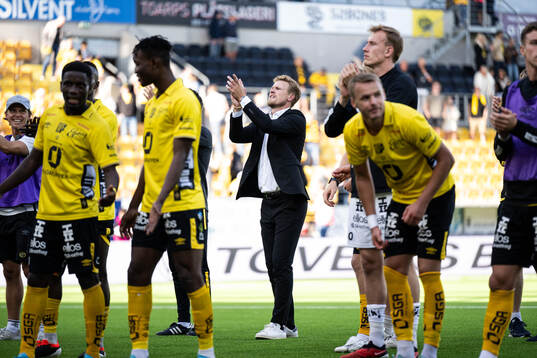 Elfsborgs manager Oscar Hiljemark  jublar