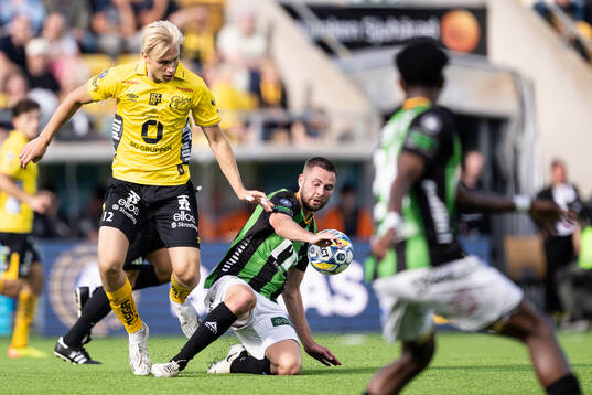 Elfsborgs Leo Östman och GAISs Axel Norén