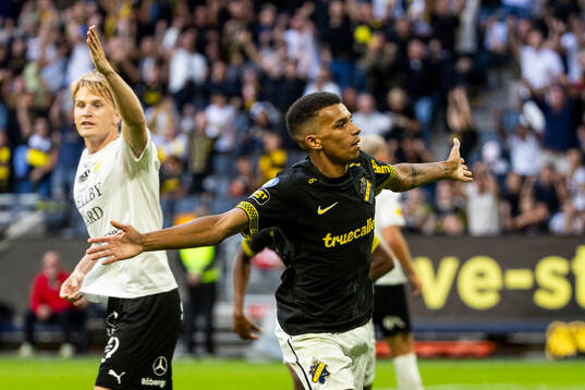 AIKs Rui Manuel Muati Modesto jublar