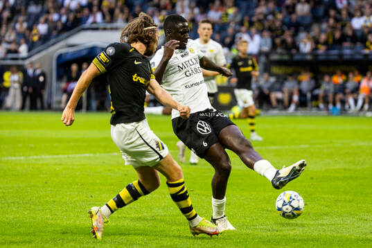 Mjällbys Seedy Imam Jagne och AIKs Axel Björnström
