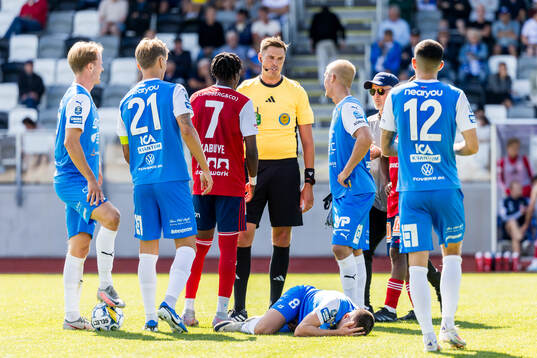 IK Oddevolds Oscar Iglicar Berntsson har ont