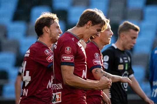Örgrytes Noah Christoffersson jublar