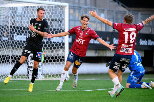 Örgrytes Noah Christoffersson jublar