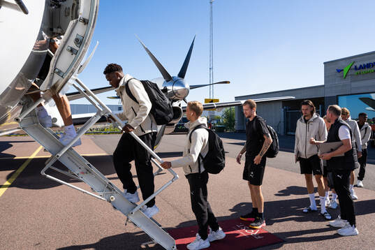 Simon Gustafson and the rest of Häcken travel to Tallin