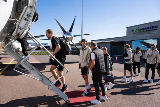Simon Gustafson, Amor Layouni  and the rest of Häcken