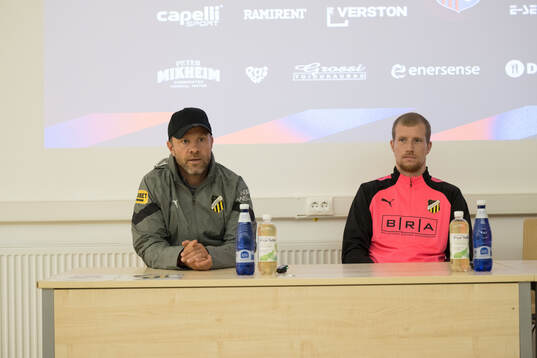 Head coach Paco Johansen and Simon Gustafson of Häcken